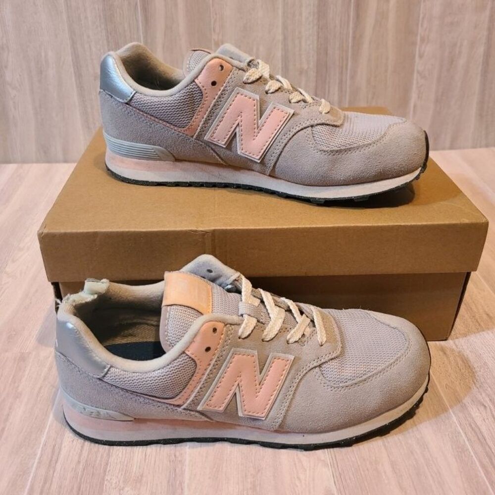 New Balance 574 Kids Sneakers Gray Pink Suede GC574EVK Youth 5.5 Women 7 Shoes